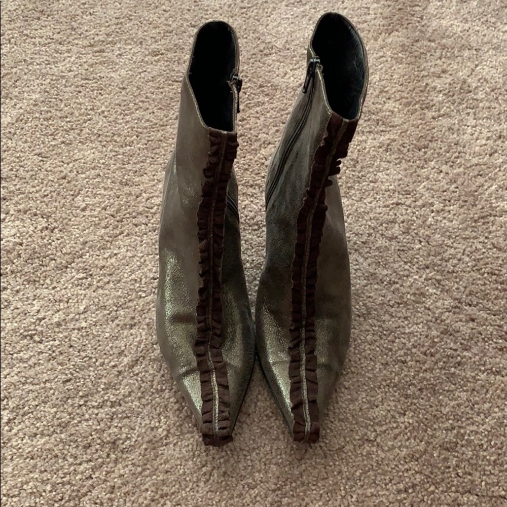 Cynthia Rowley kitten heels boots